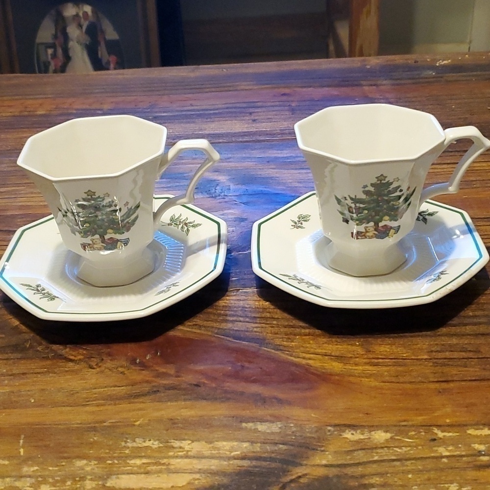 Nikko Classic Collection Christmas Tea Cups Set of 2